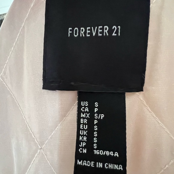 EUC CREAMY BEIGE LONG LINE FAUX FUR VEST⭐️ - Picture 4 of 6